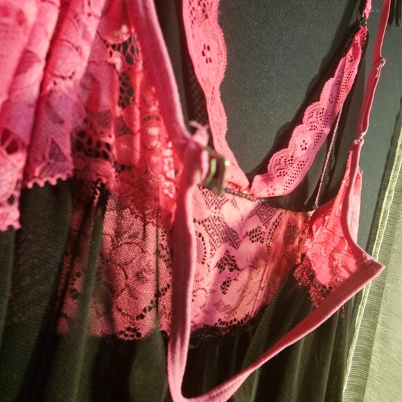 Pink and Black Lace Mesh Slip Top. No Brand Tag. Size XXL. - Picture 4 of 4
